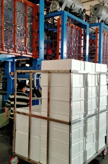 Máy Sản Xuất Thùng nhựa xốp EPS